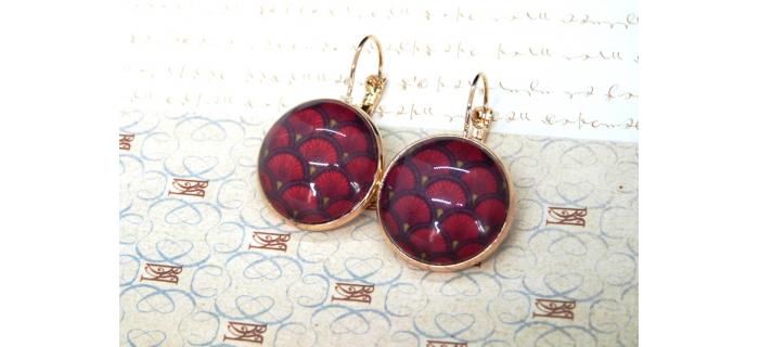 Boucles d'oreilles laiton doré et cabochon Eventails rouges
