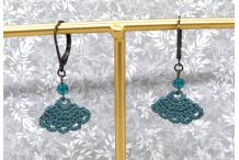 Boucles d'oreilles laiton bronze et dentelle Eventail Bleu Gris